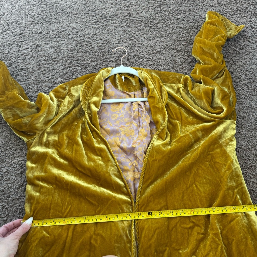 FREE PEOPLE Dahlia Velvet Duster Coat Jacket In Gold w Purple Tassels M - Picture 11 of 13